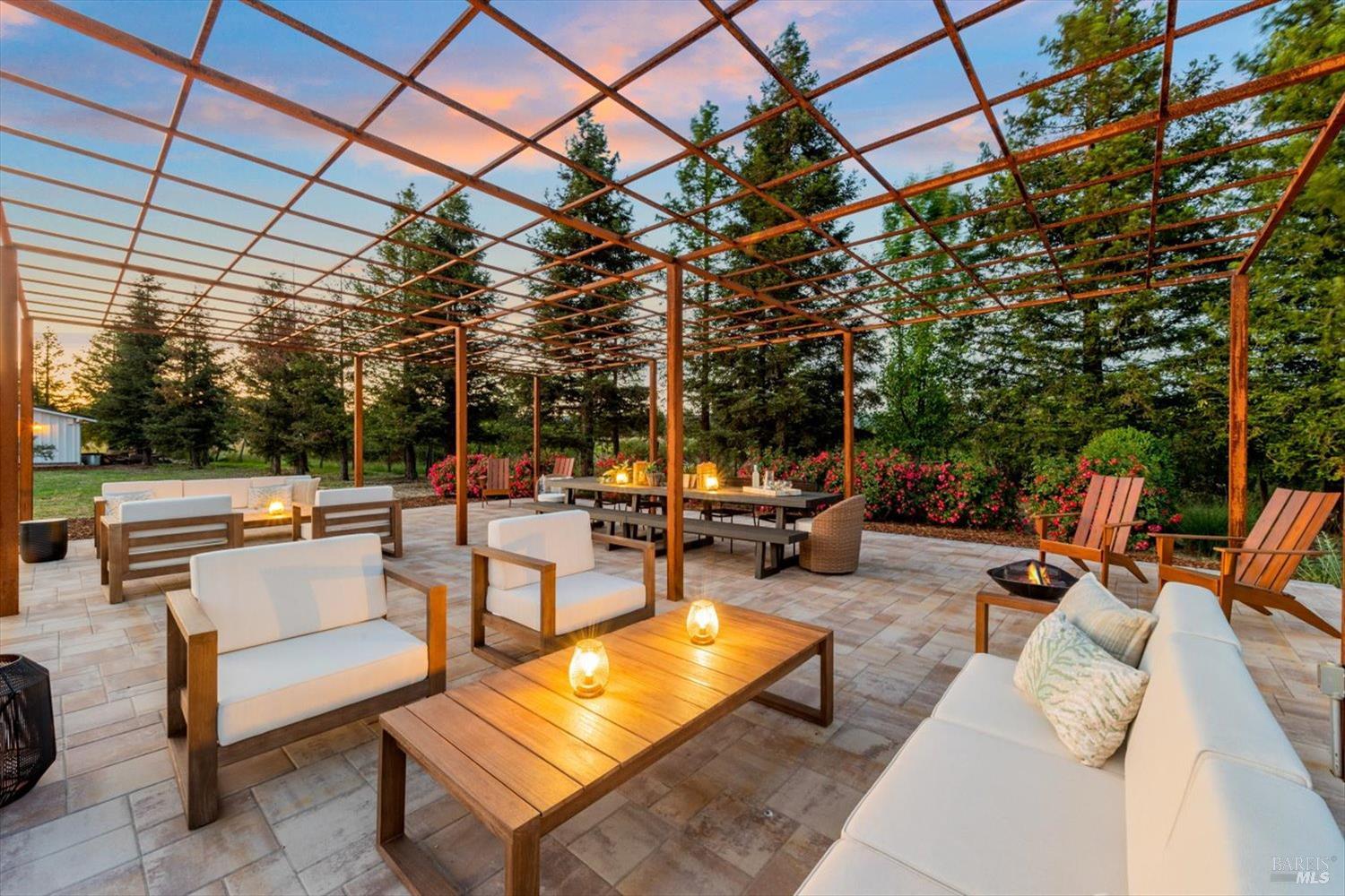 1480 S Whitehall Lane