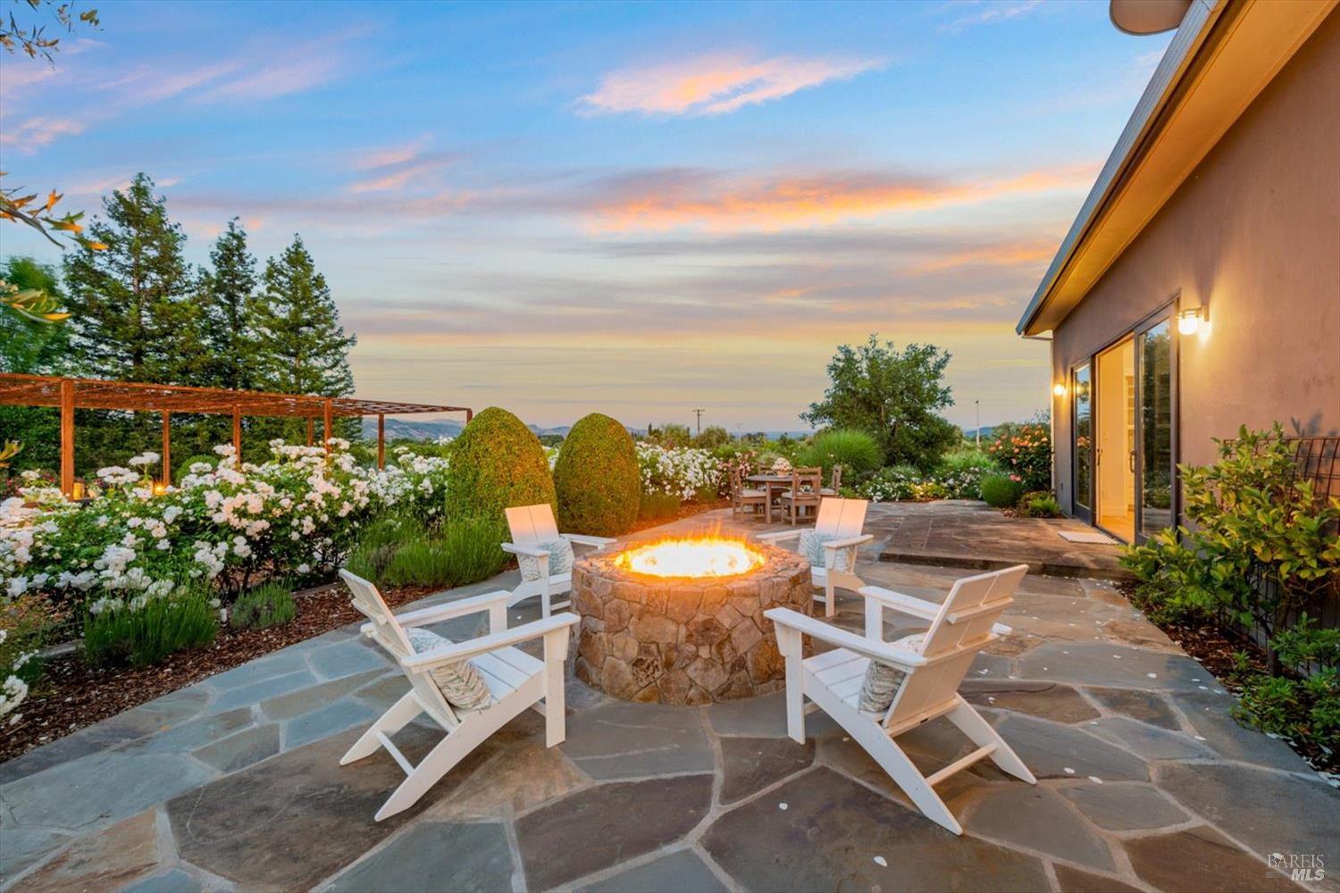 1480 S Whitehall Lane