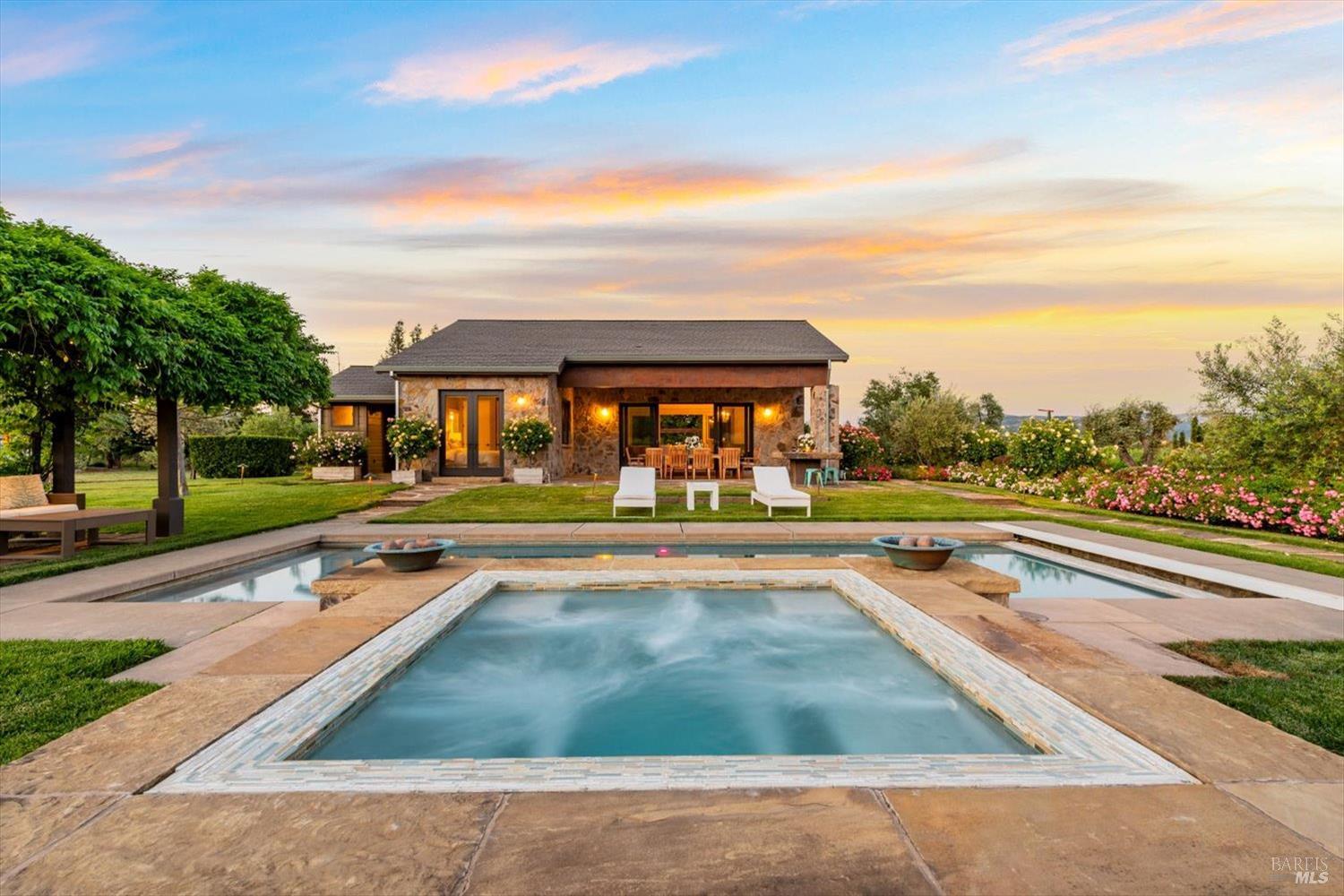 1480 S Whitehall Lane