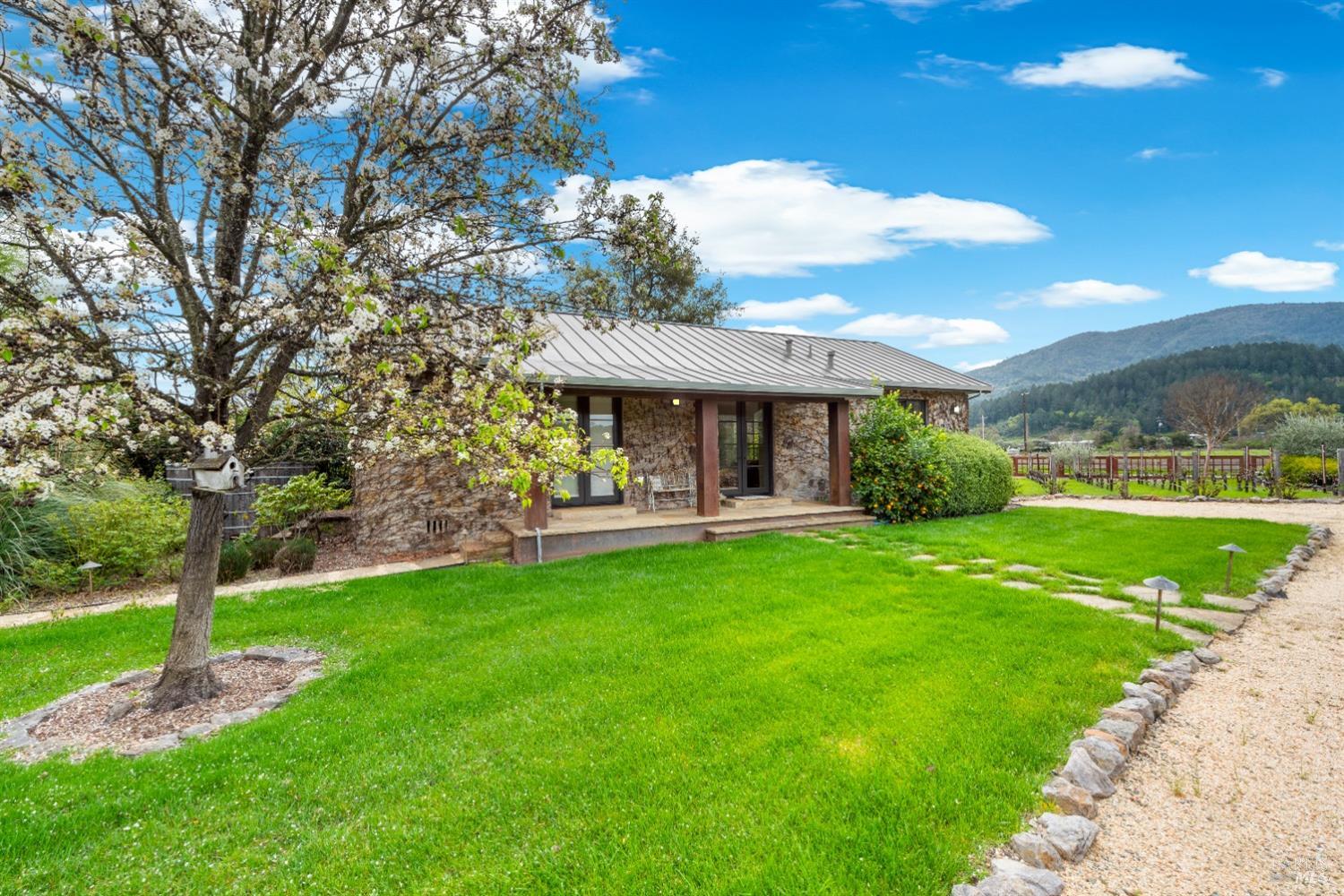 1480 S Whitehall Lane