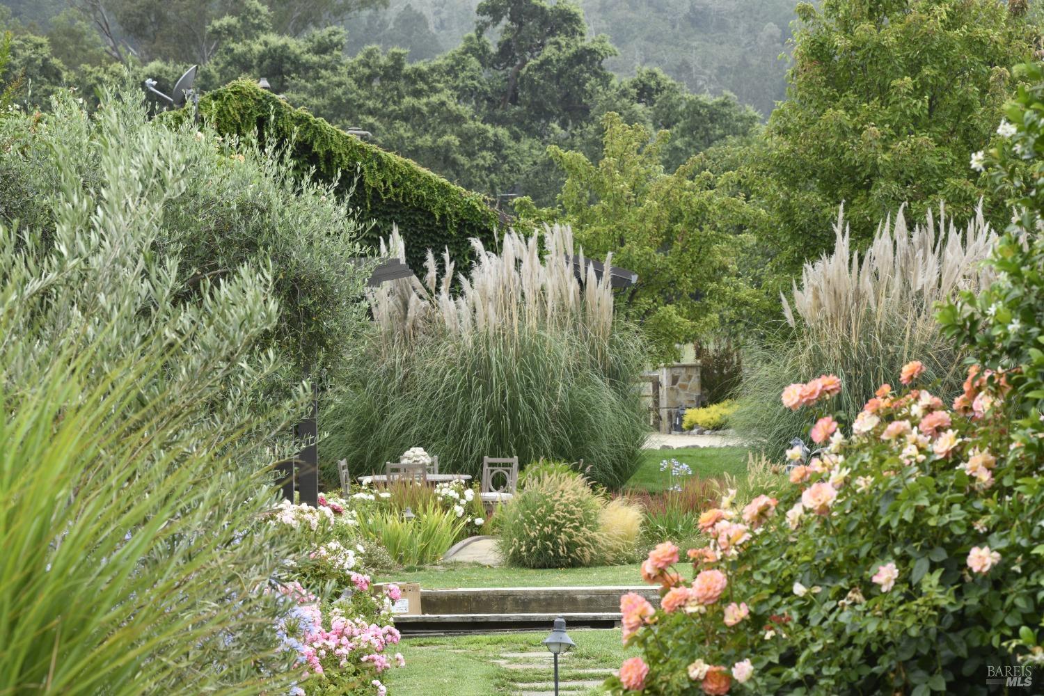 1480 S Whitehall Lane