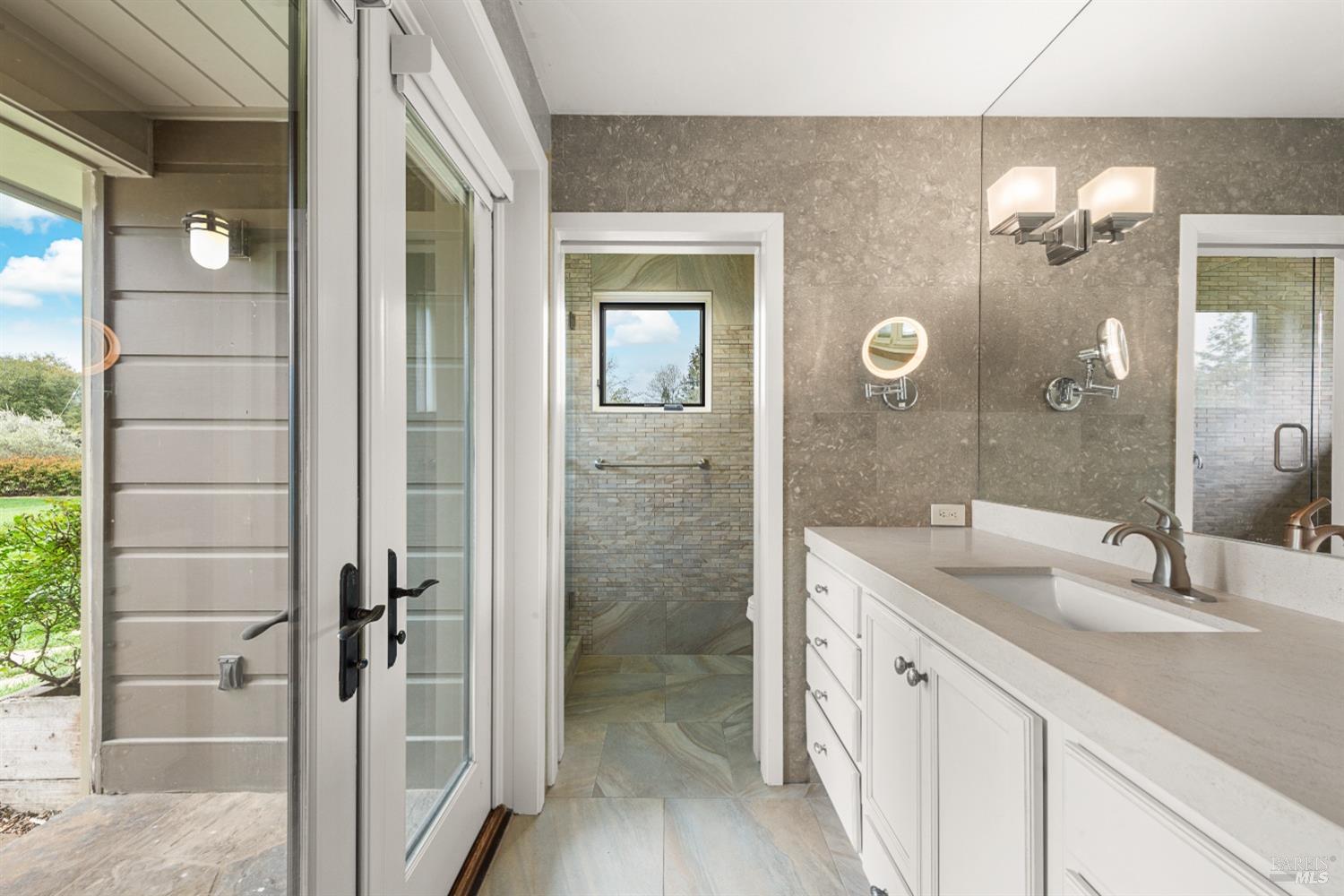 1480 S Whitehall Lane