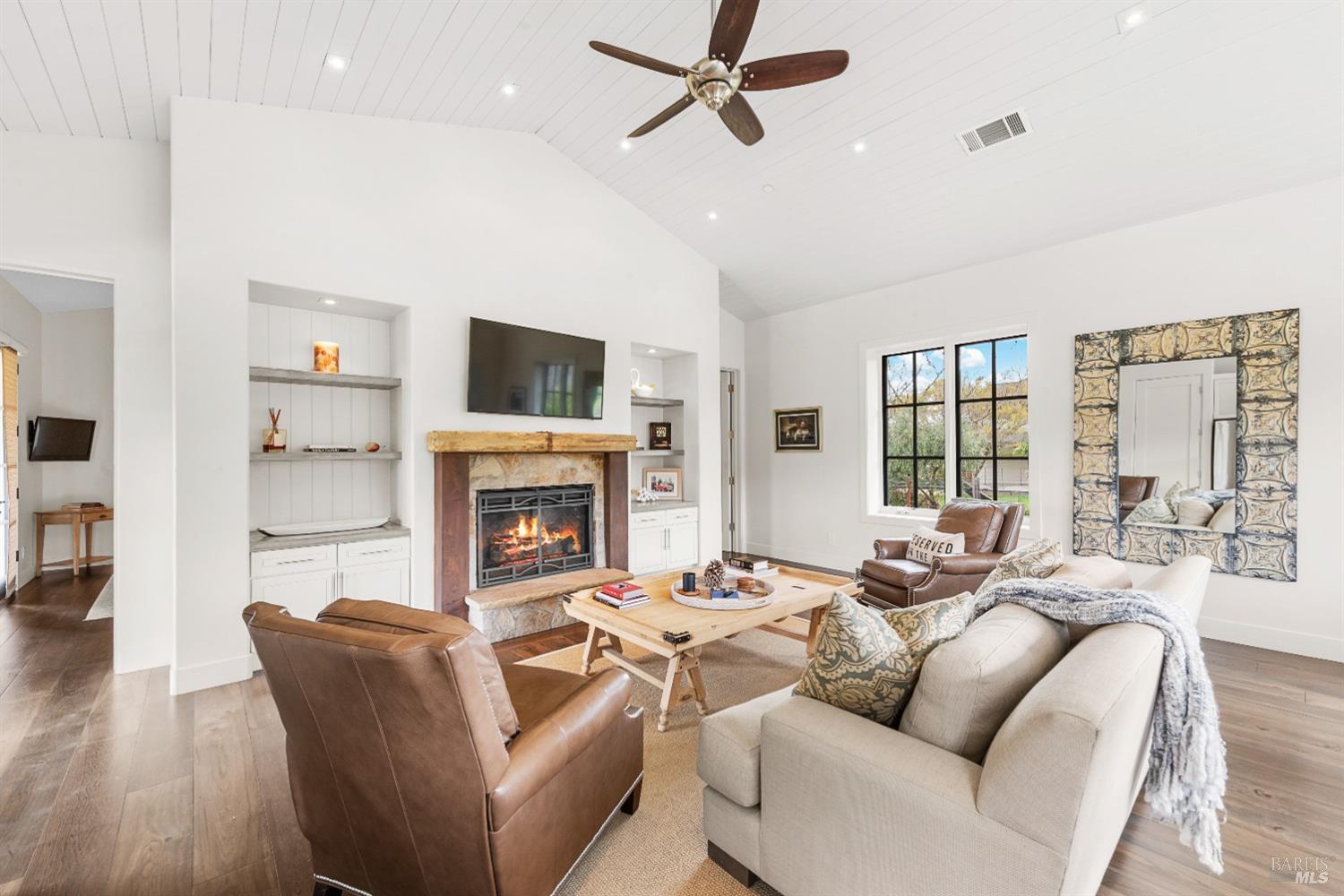 1480 S Whitehall Lane