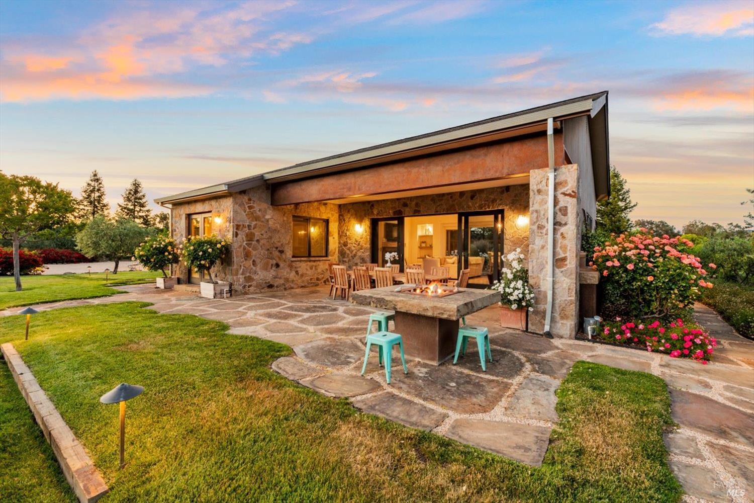 1480 S Whitehall Lane