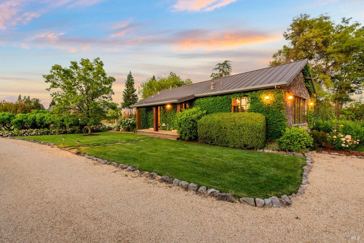 1480 S Whitehall Lane