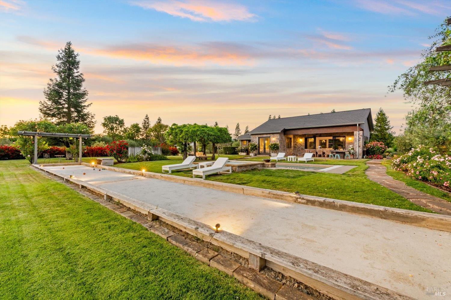 1480 S Whitehall Lane