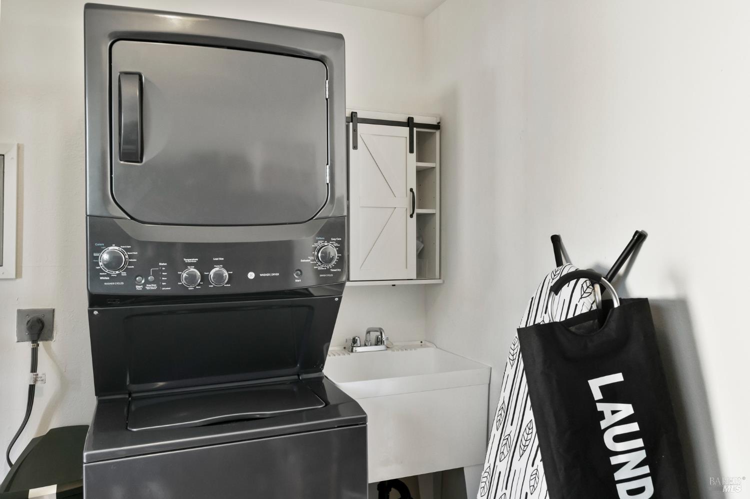 1171 Mountain View Avenue