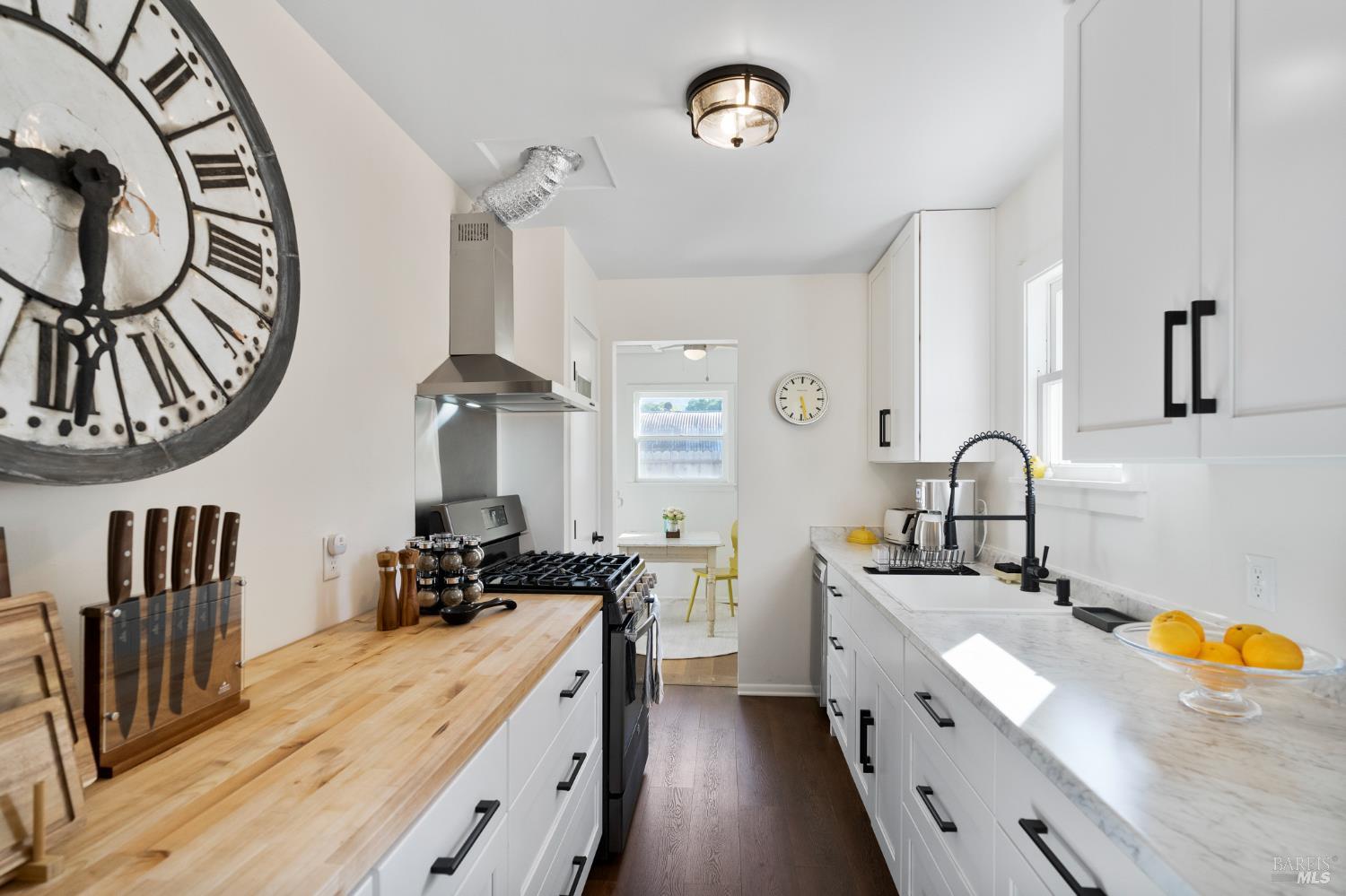 1171 Mountain View Avenue