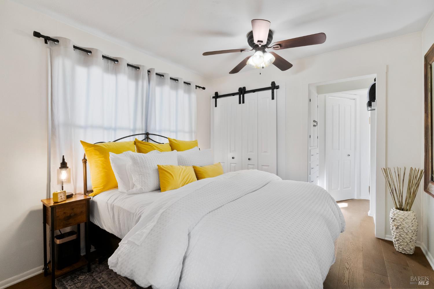 1171 Mountain View Avenue