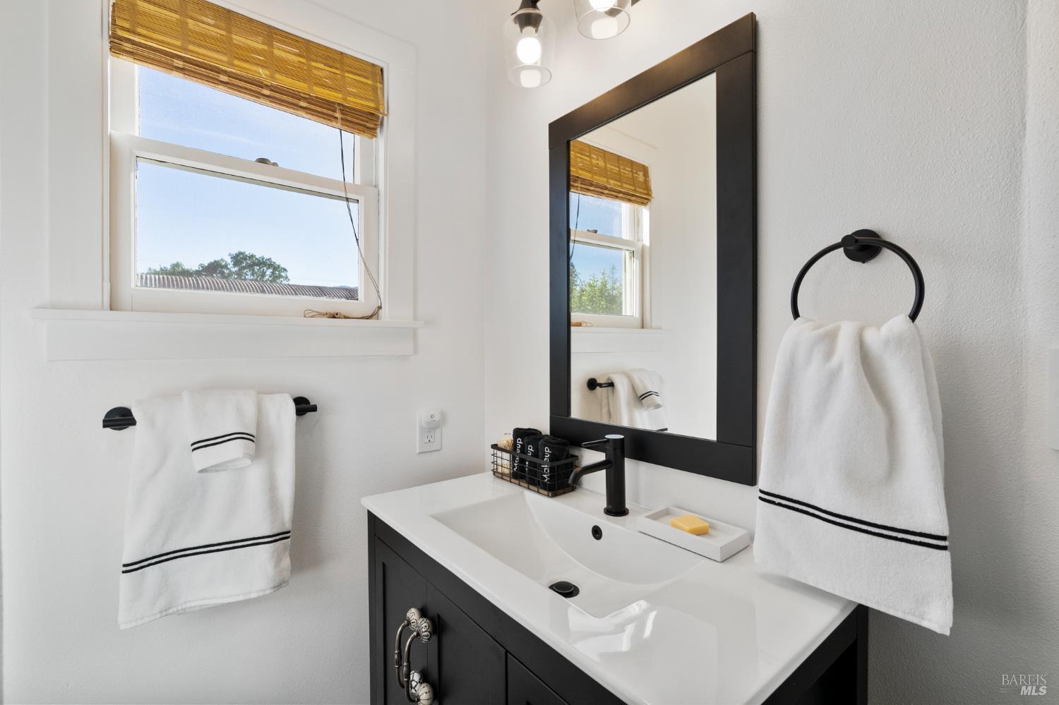 1171 Mountain View Avenue