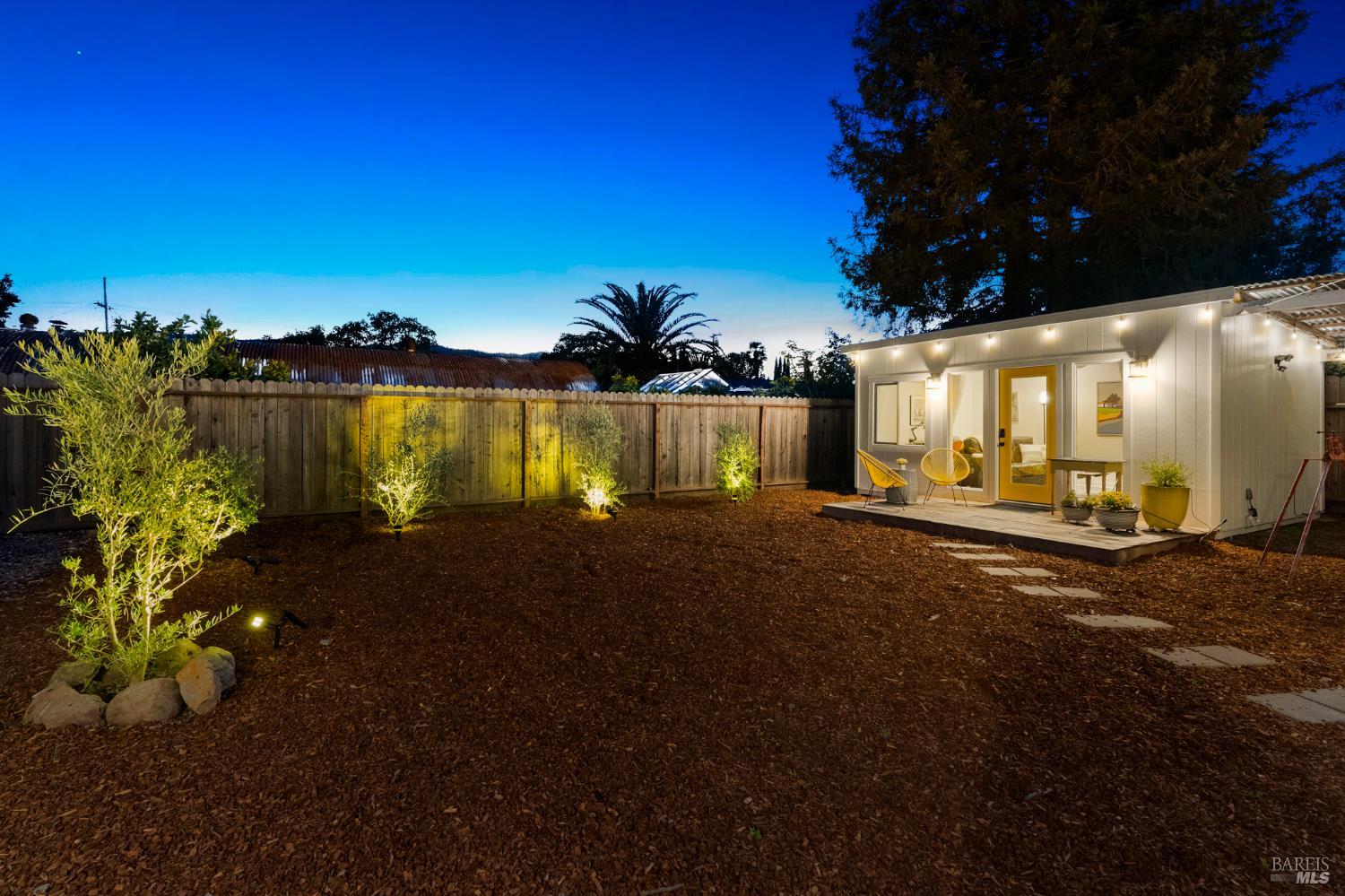 1171 Mountain View Avenue