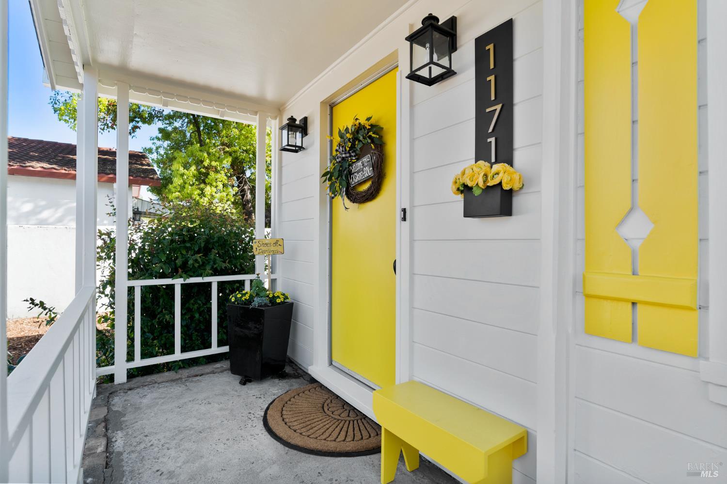 1171 Mountain View Avenue