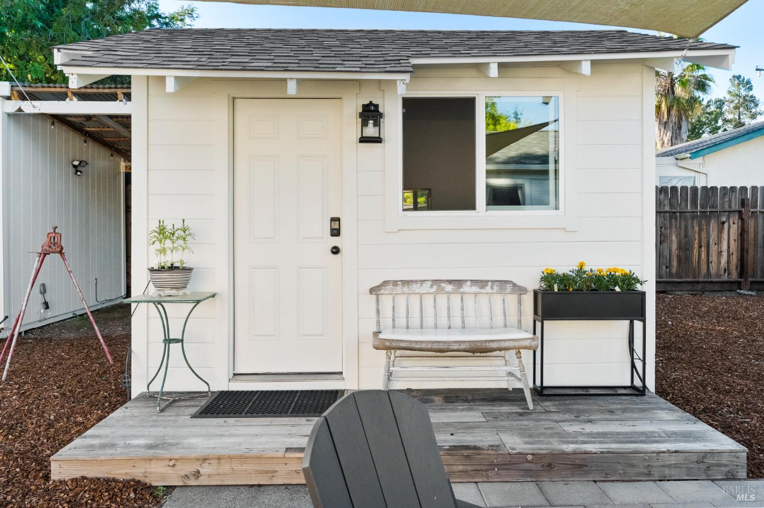 1171 Mountain View Avenue