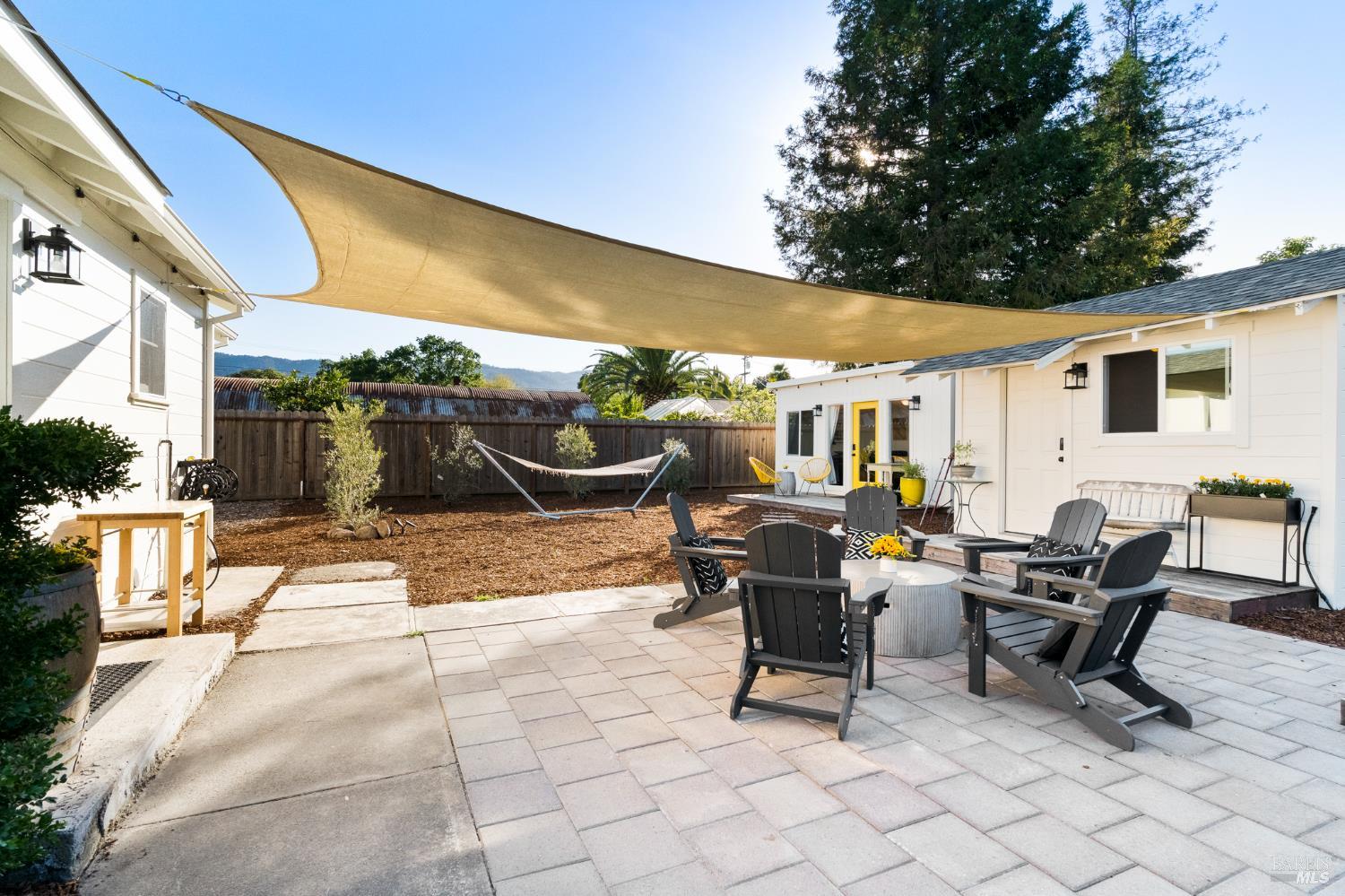 1171 Mountain View Avenue