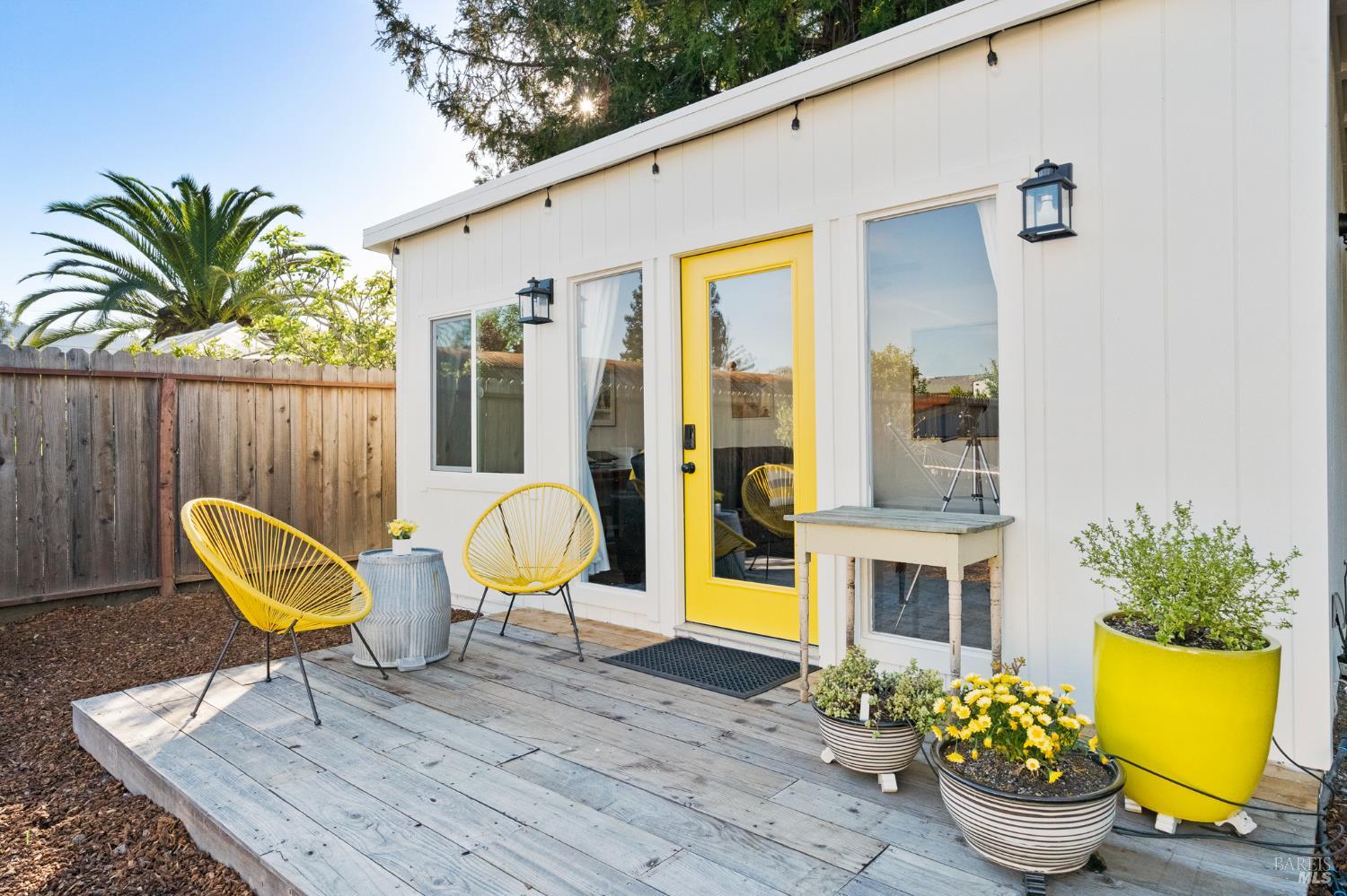 1171 Mountain View Avenue