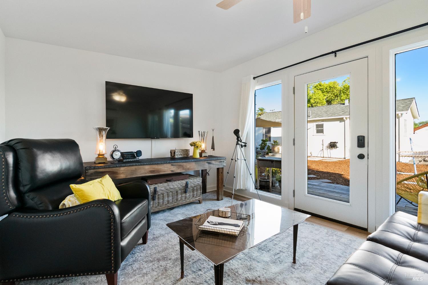 1171 Mountain View Avenue