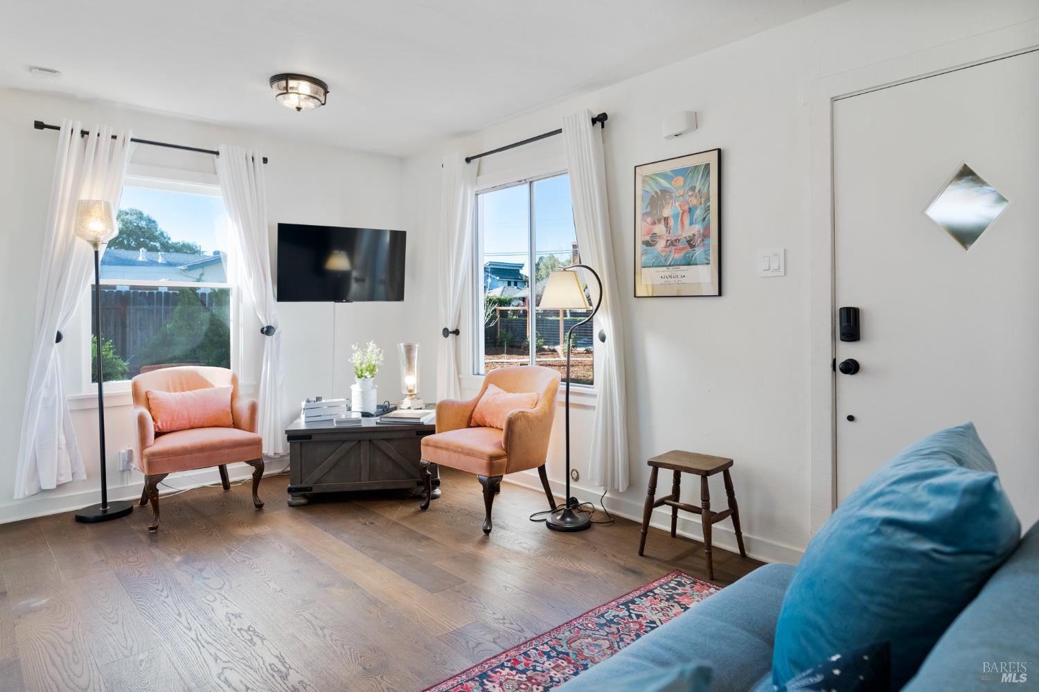 1171 Mountain View Avenue