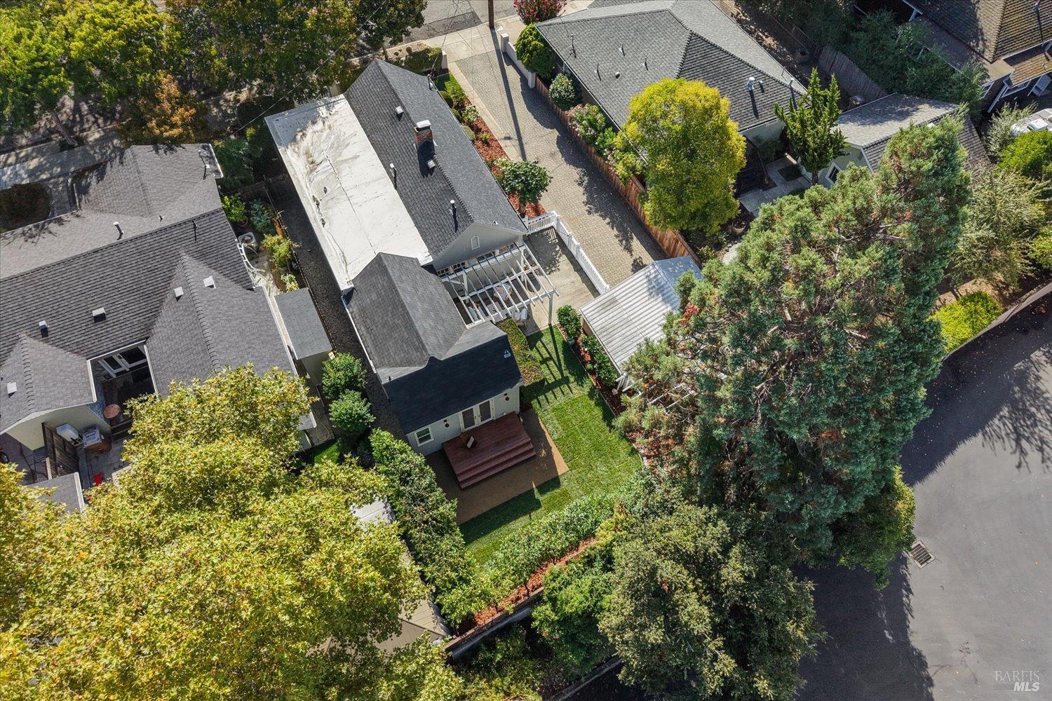 527 Monroe Street