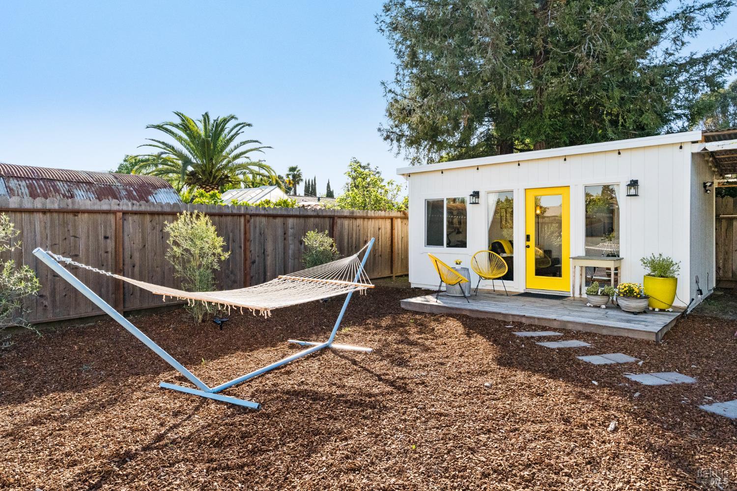 1171 Mountain View Avenue