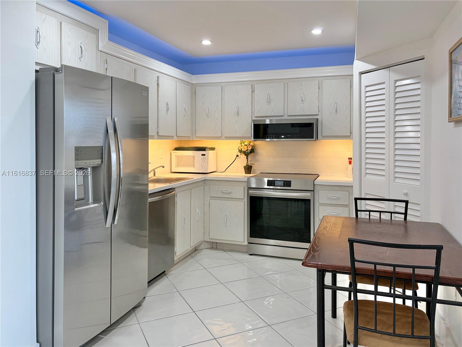 9273 Collins Ave # 507