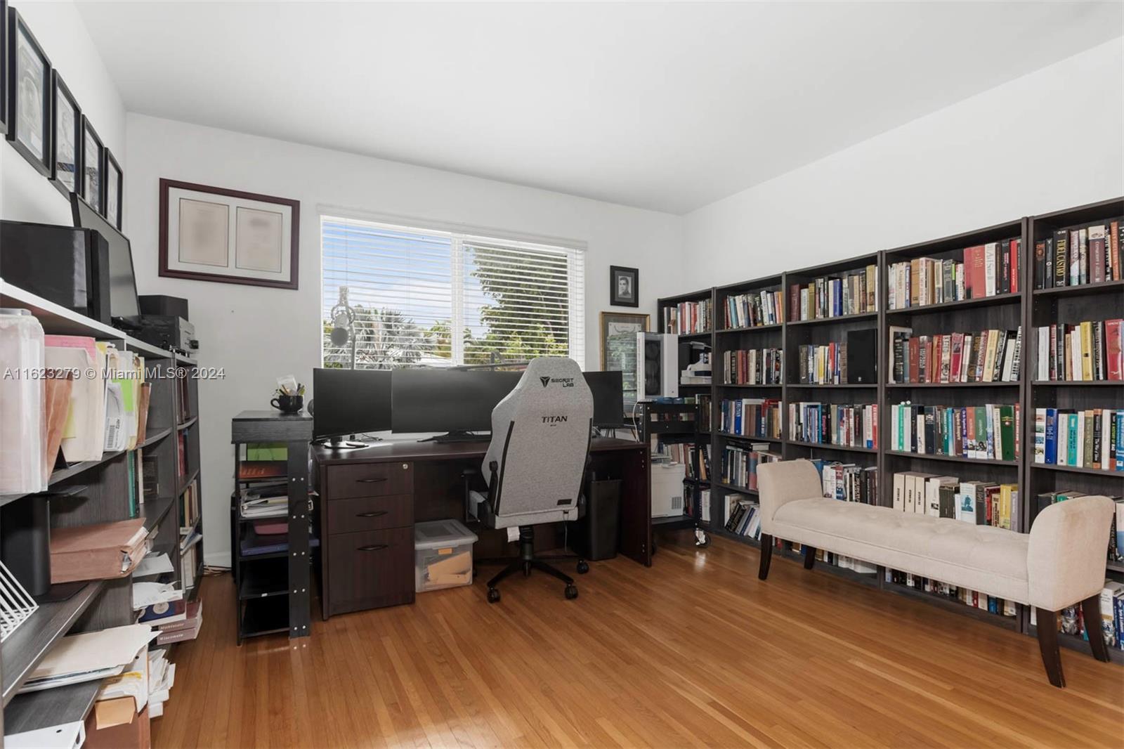 8959 Carlyle Ave
