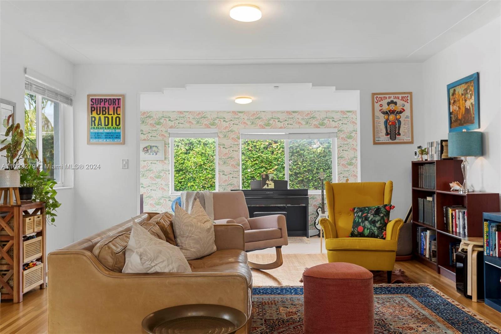 8959 Carlyle Ave