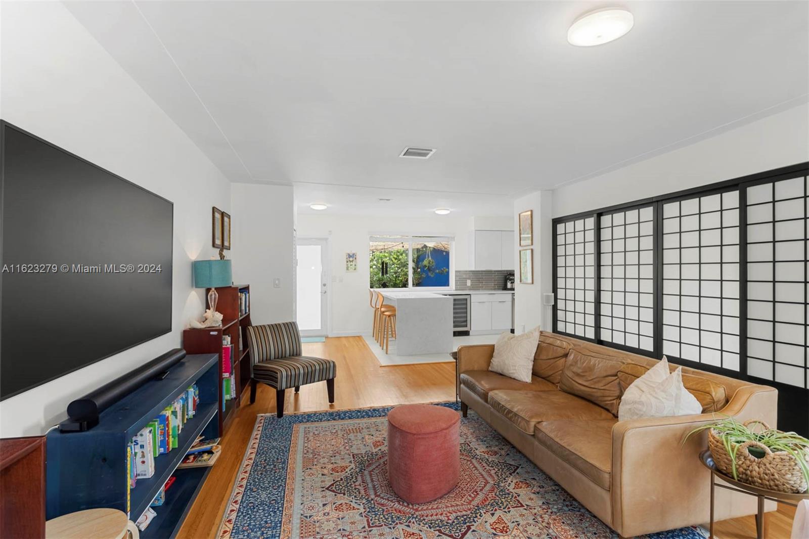 8959 Carlyle Ave