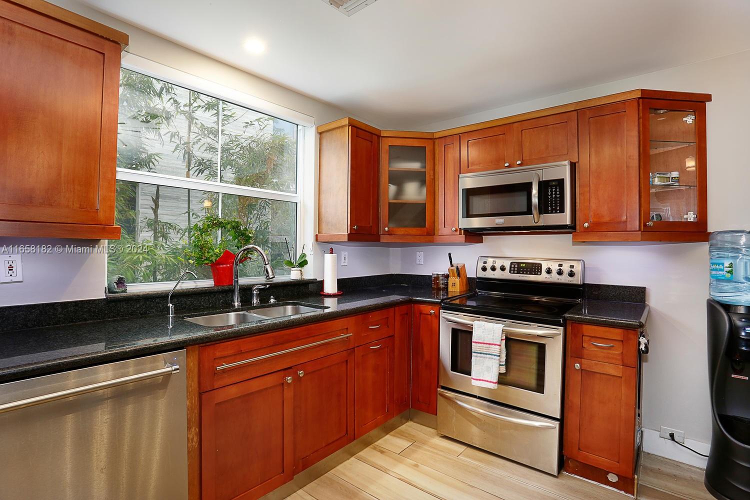 325 Meridian Ave # 8