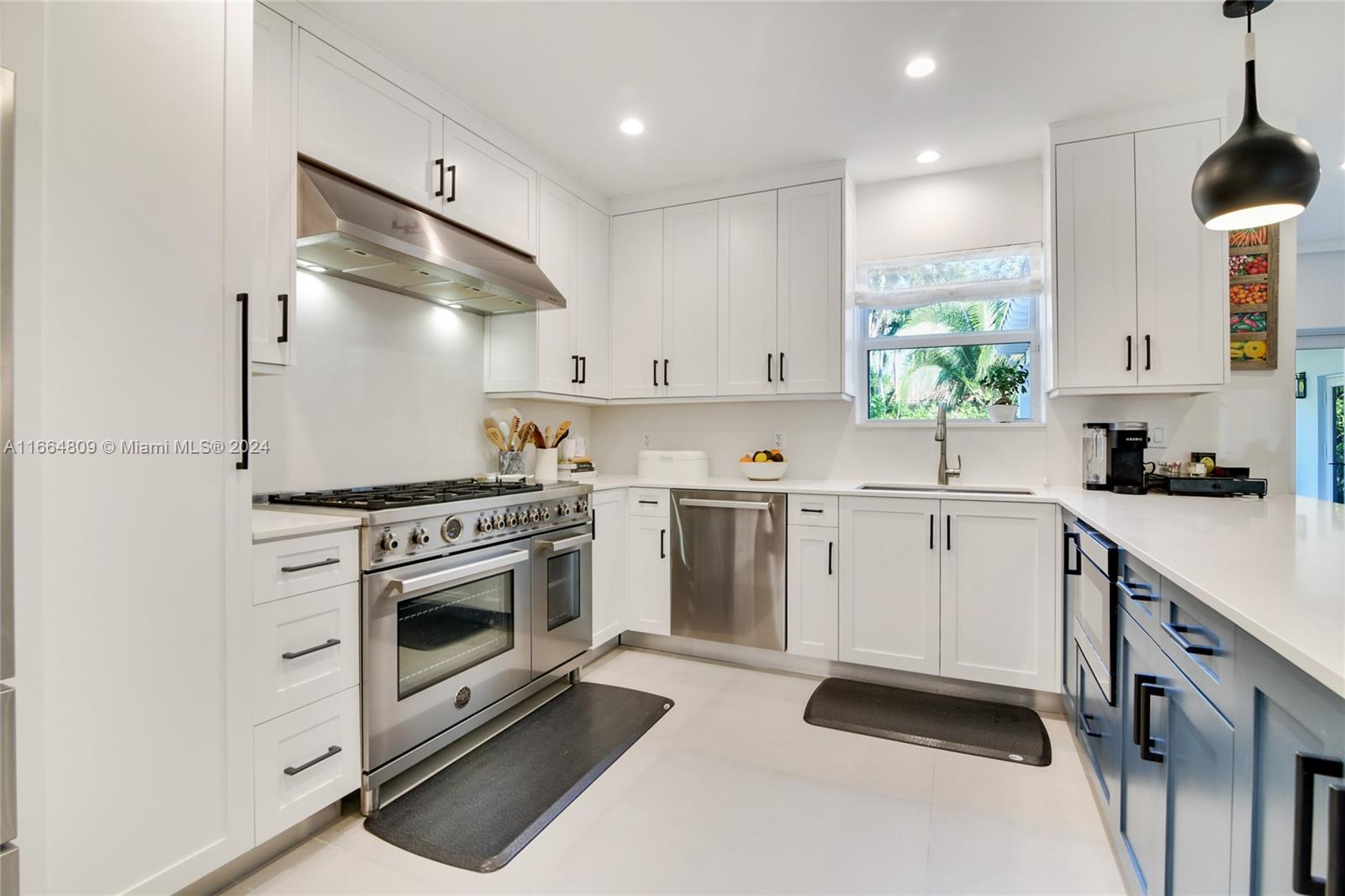 9481 Bay Dr