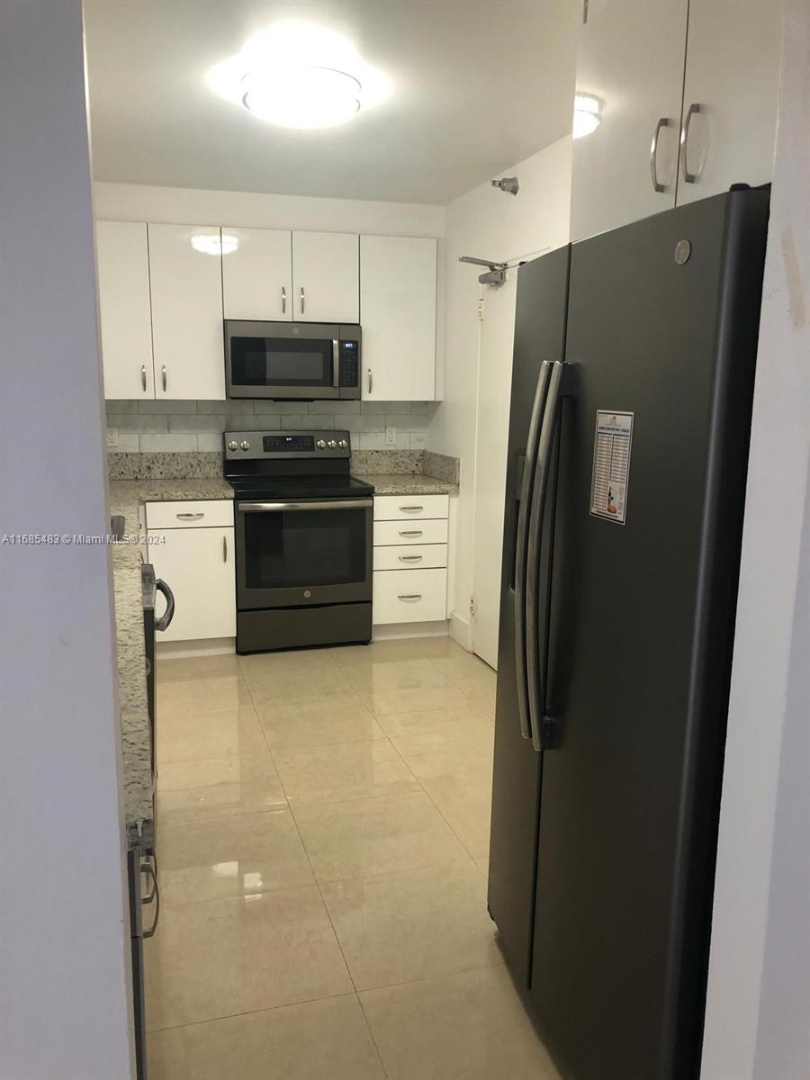 10185 Collins Ave # 906