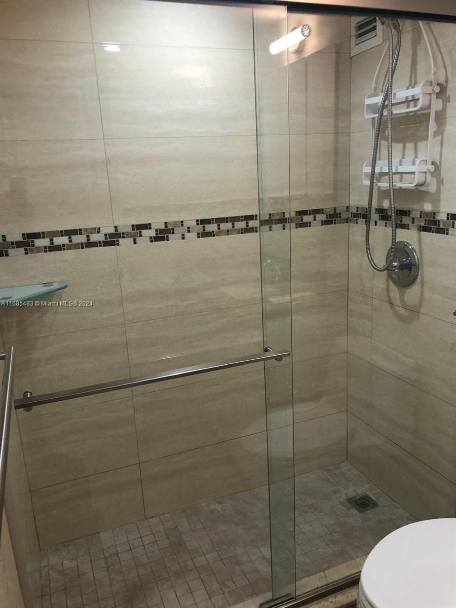 10185 Collins Ave # 906