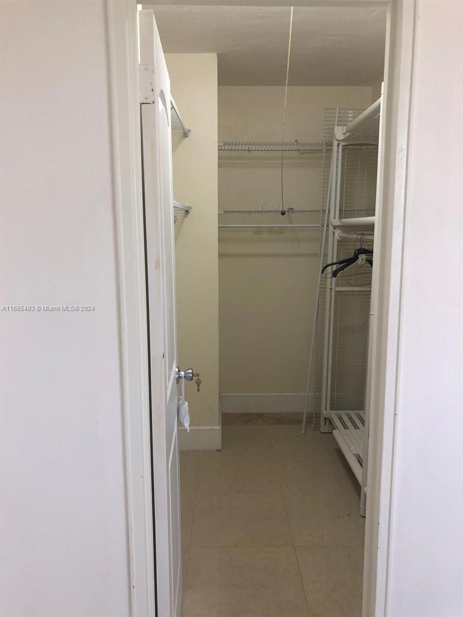 10185 Collins Ave # 906