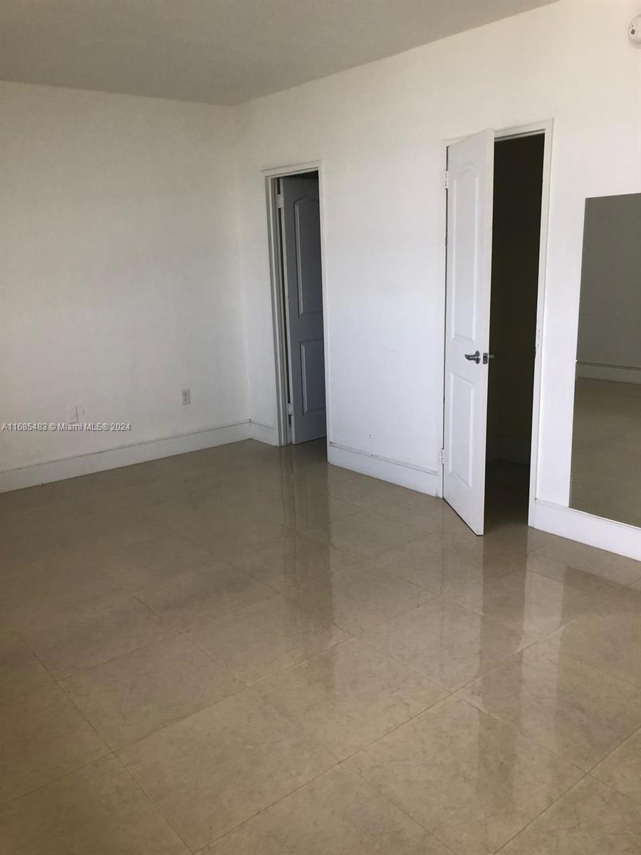 10185 Collins Ave # 906