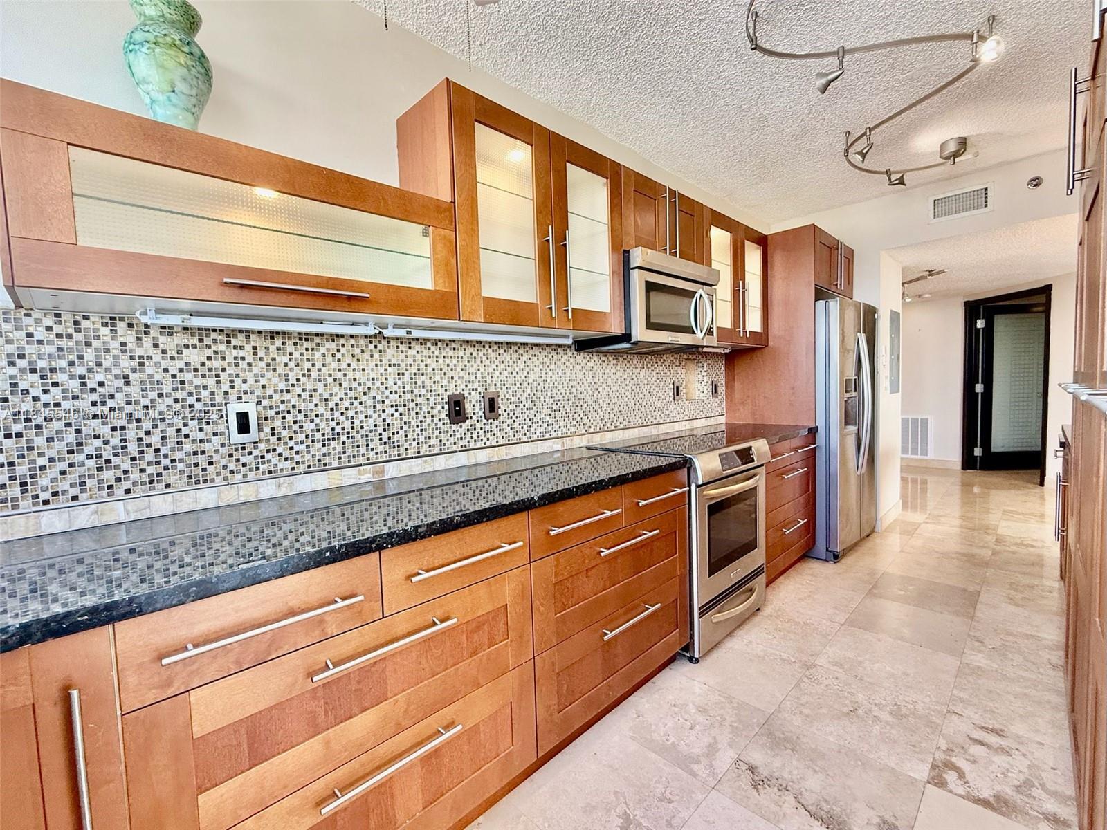 6422 Collins Ave # 1403