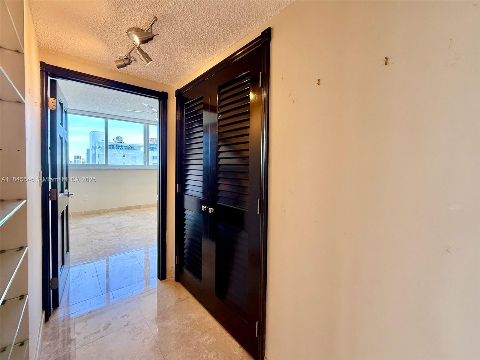 6422 Collins Ave # 1403