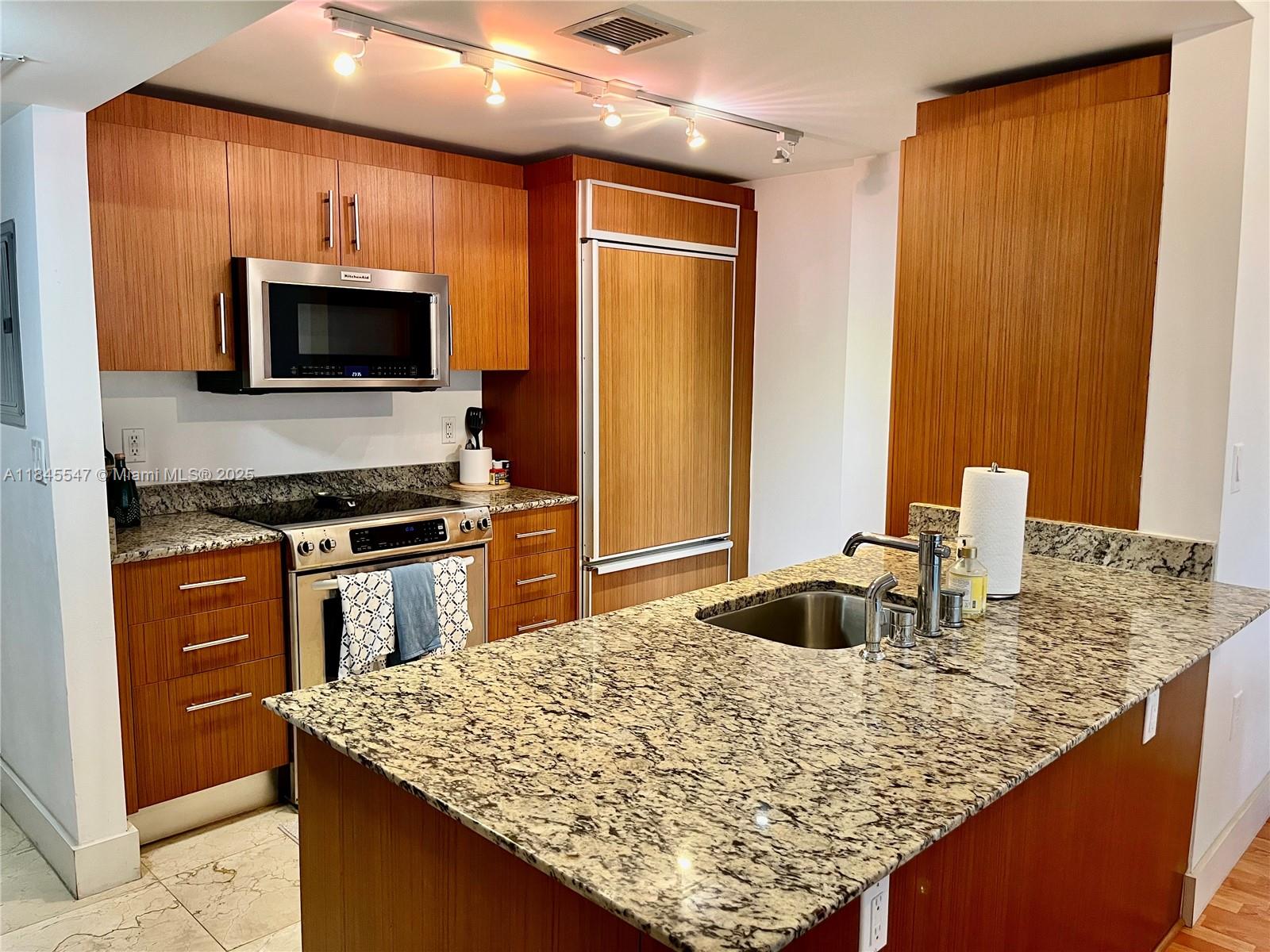 10275 Collins Ave # 716