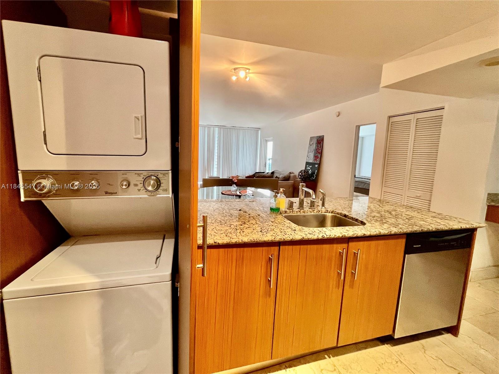 10275 Collins Ave # 716