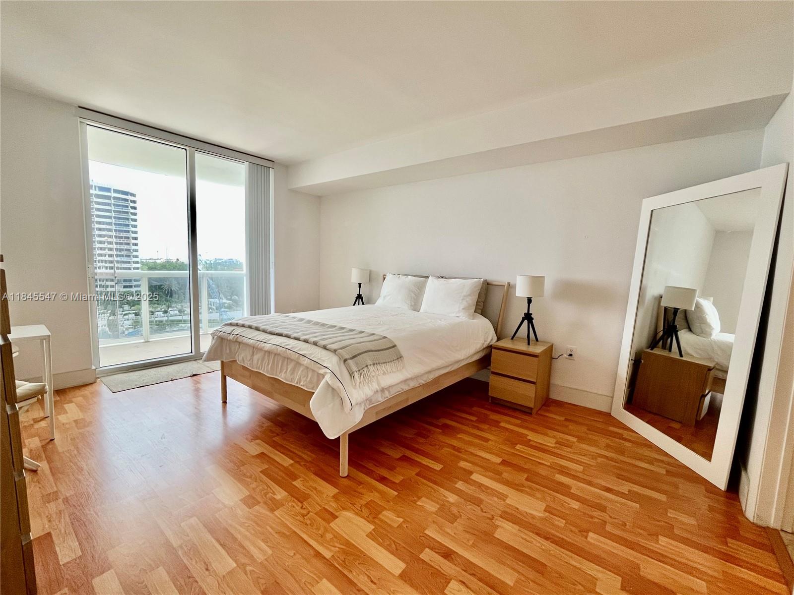 10275 Collins Ave # 716