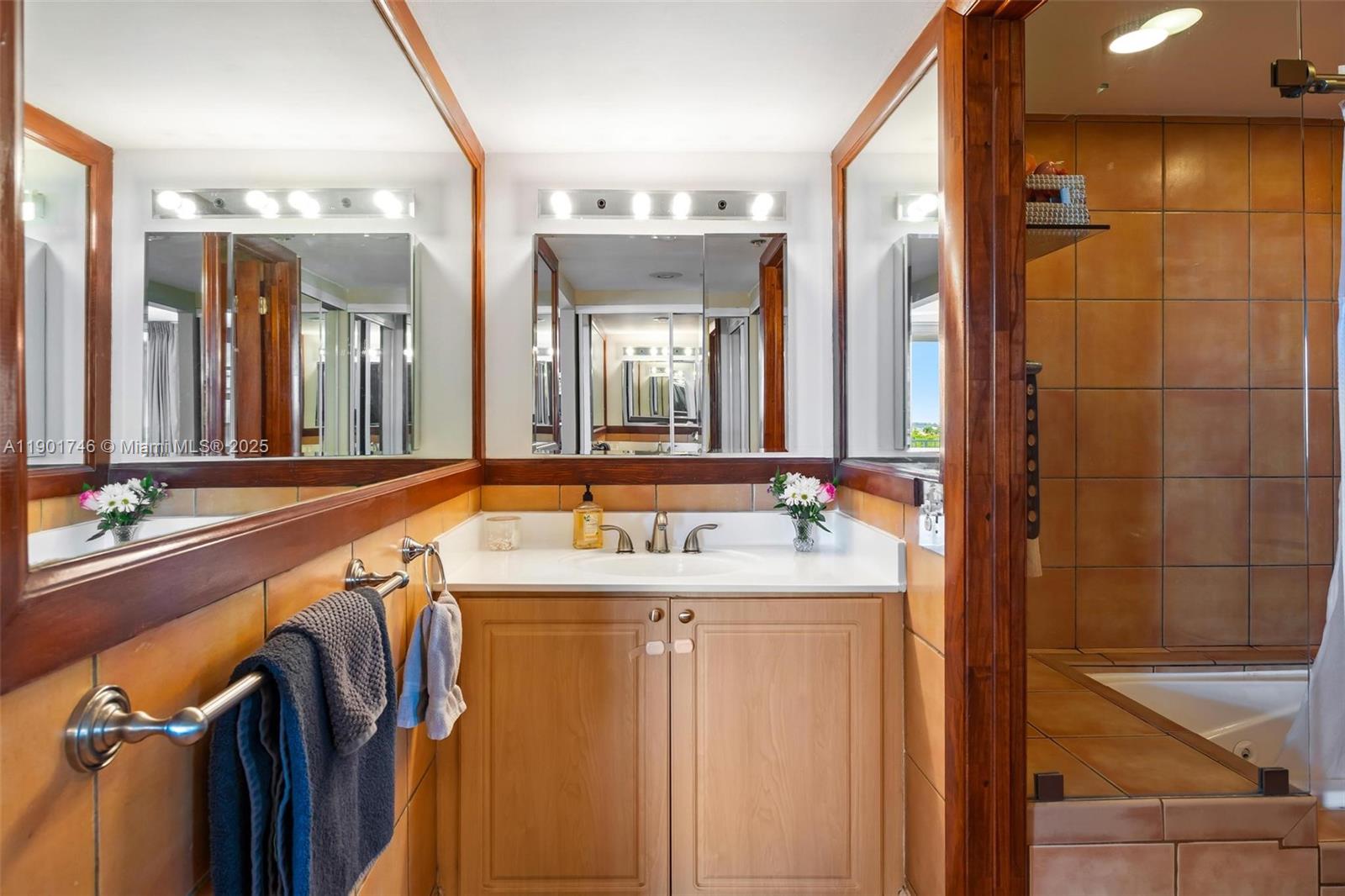 2829 Indian Creek Dr, Miami Beach Unit: 1001+1002