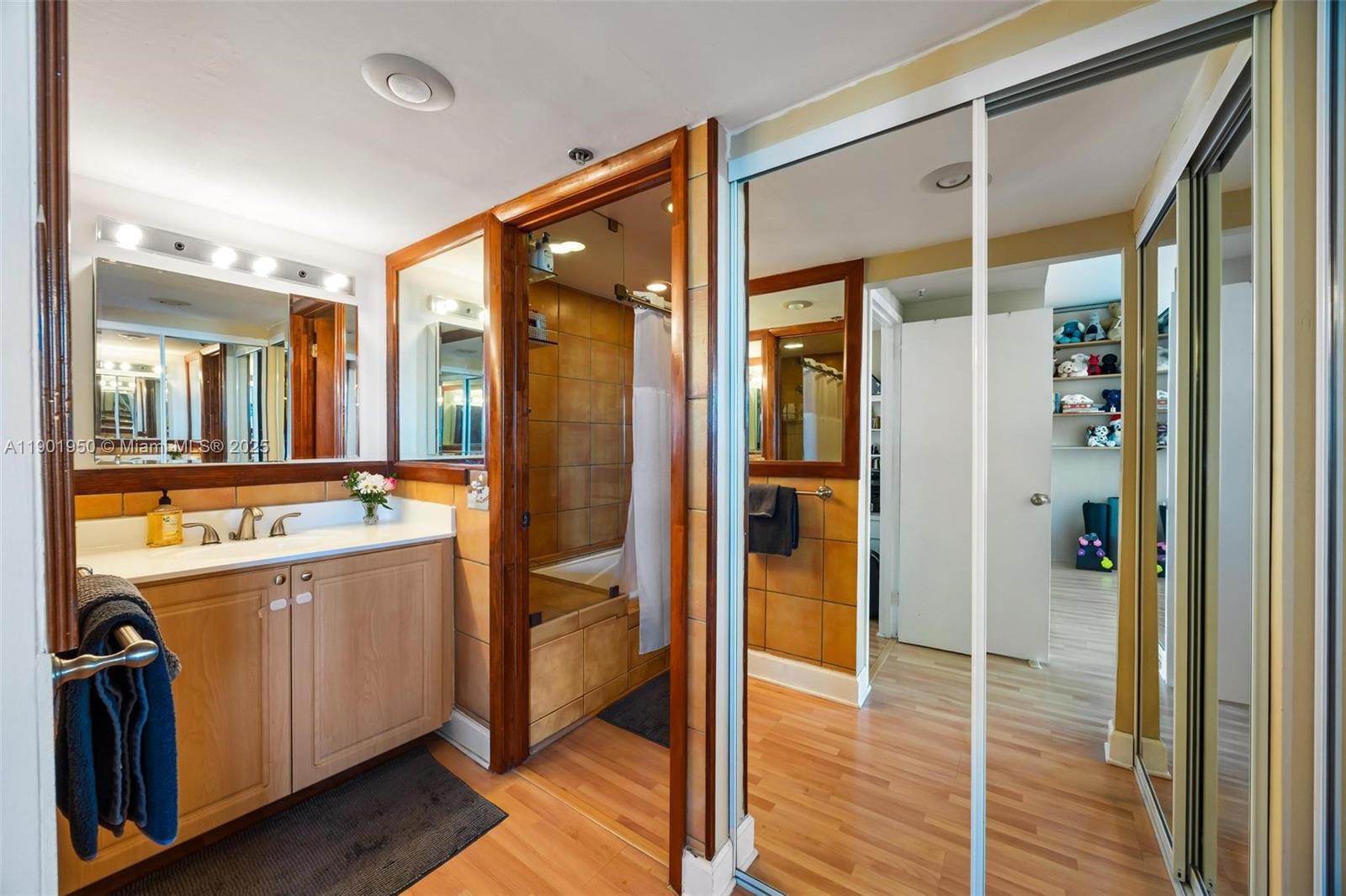 2829 Indian Creek Dr, Miami Beach Unit: 1001+1002