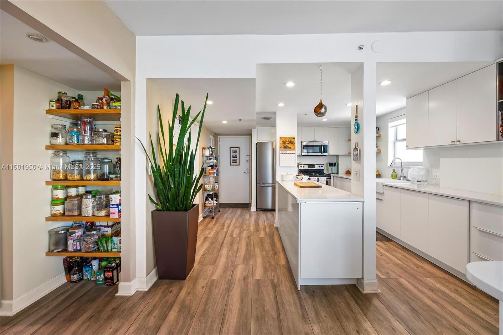 2829 Indian Creek Dr, Miami Beach Unit: 1001+1002