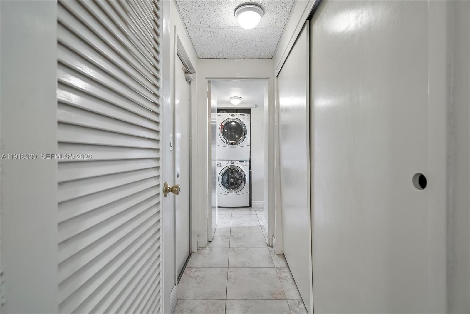 9102 W Bay Harbor Dr Unit: 2-DW