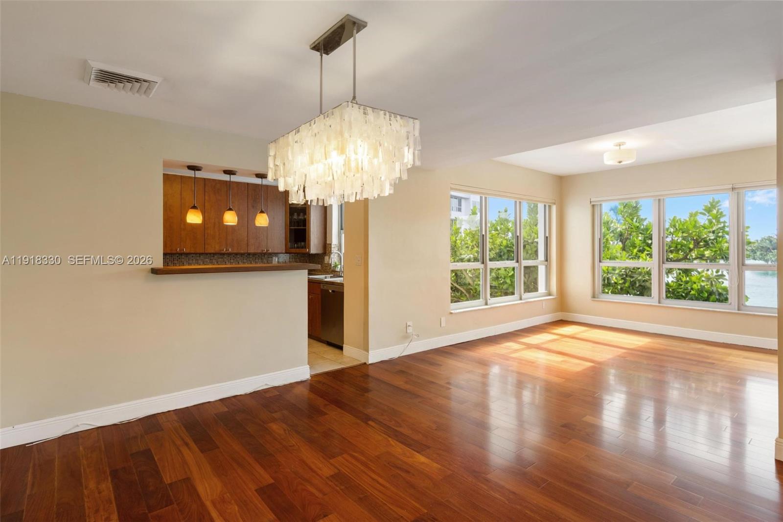 9102 W Bay Harbor Dr Unit: 2-DW