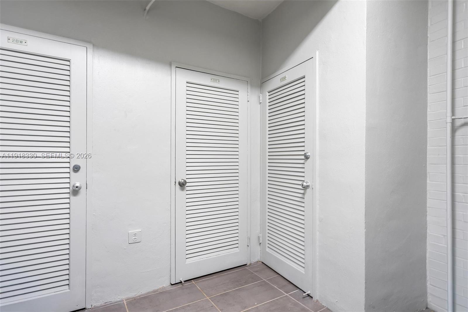 9102 W Bay Harbor Dr Unit: 2-DW