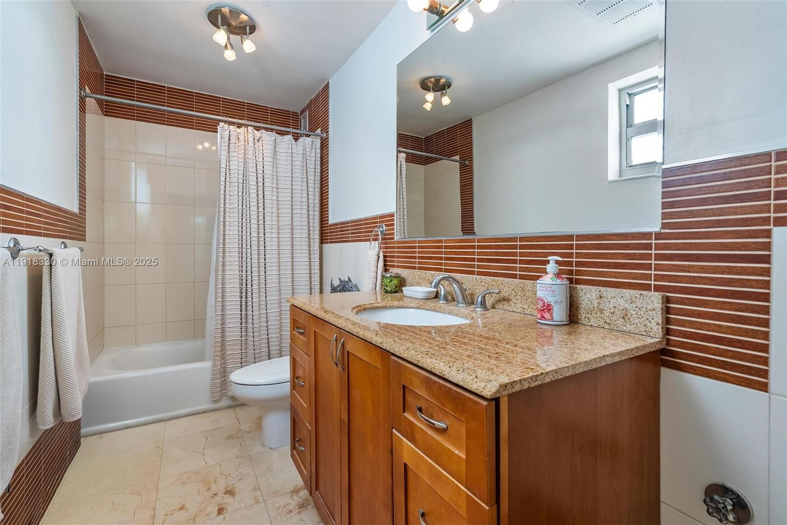 9102 W Bay Harbor Dr Unit: 2-DW