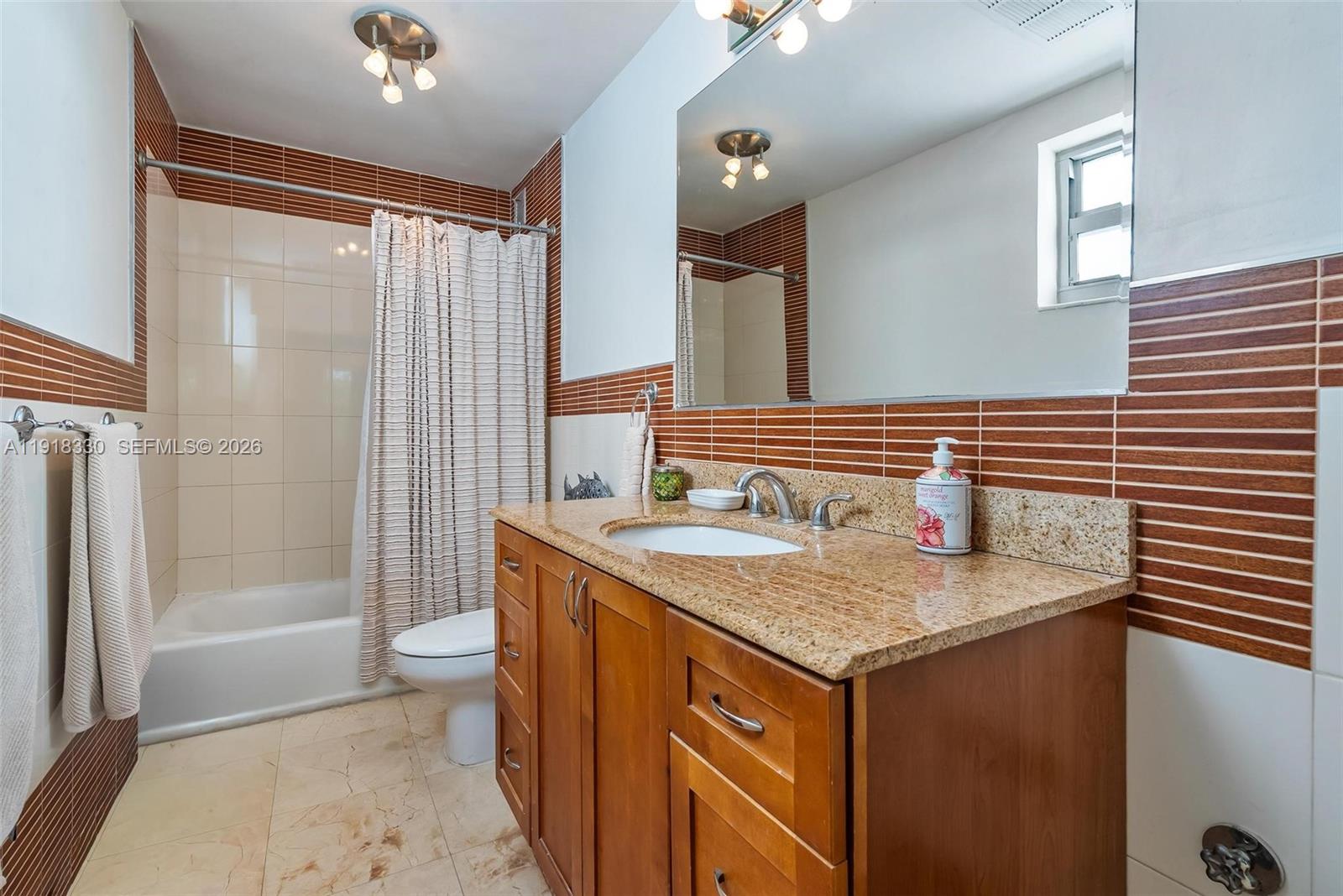 9102 W Bay Harbor Dr Unit: 2-DW