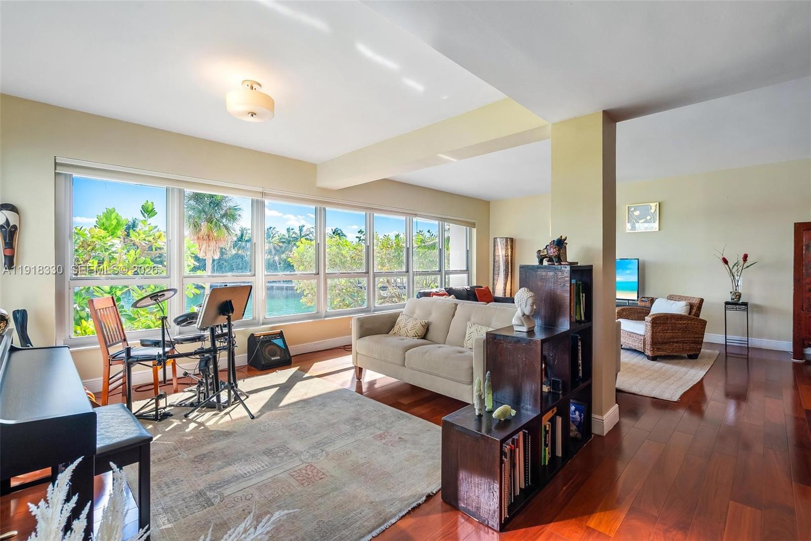 9102 W Bay Harbor Dr Unit: 2-DW