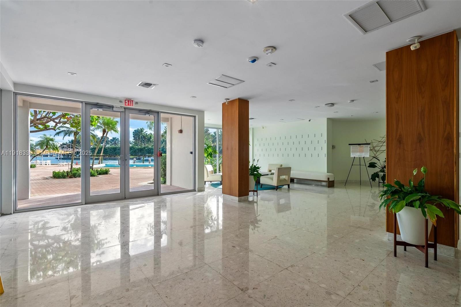 9102 W Bay Harbor Dr Unit: 2-DW