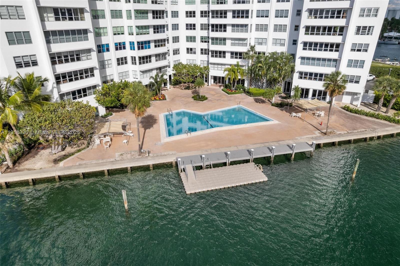 9102 W Bay Harbor Dr Unit: 2-DW