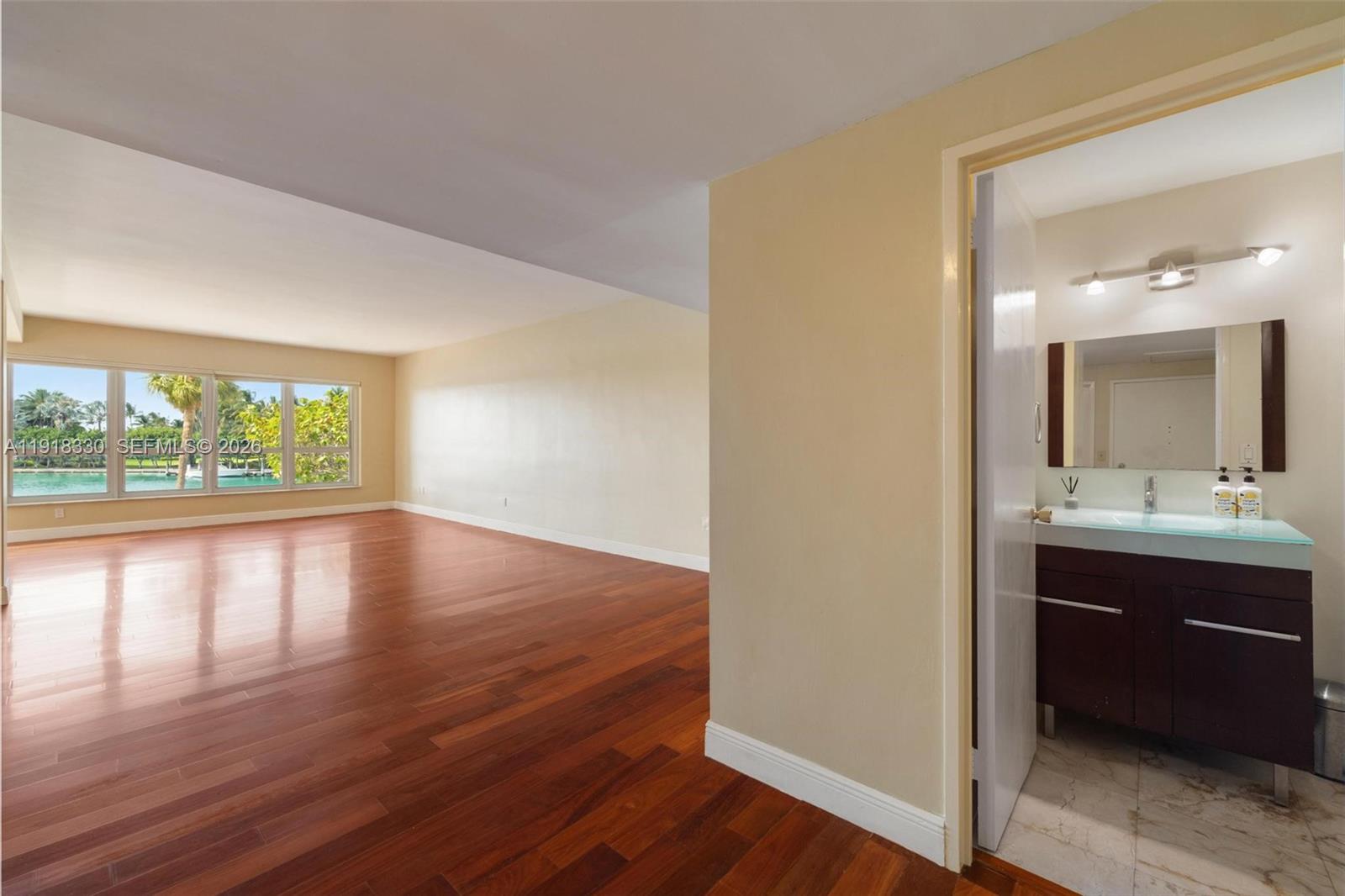 9102 W Bay Harbor Dr Unit: 2-DW